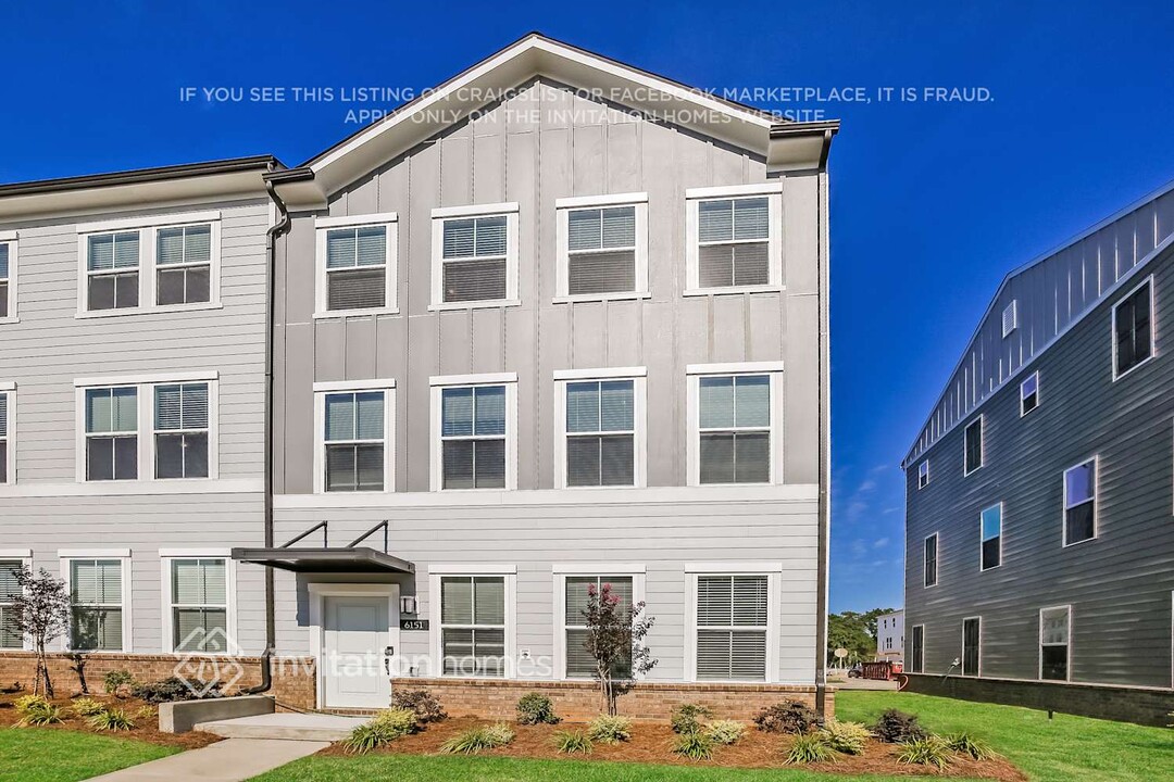 6151 Prosperity Ridge Rd in Charlotte, NC - Foto de edificio