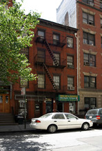 328 W 15th St in New York, NY - Building Photo - Building Photo