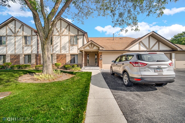 property at 920 Surrey Dr