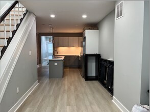 260 S Highland Ave in Baltimore, MD - Building Photo - Building Photo