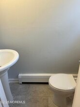 72 Manchester Ct in Freehold, NJ - Building Photo - Building Photo