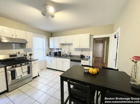 9 Taft St, Unit 3 in Boston, MA - Building Photo