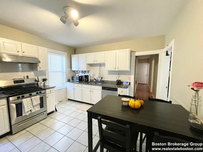 9 Taft St, Unit 3