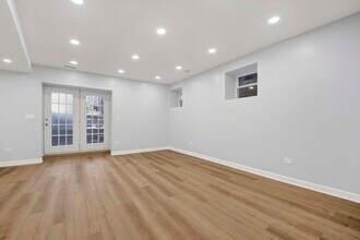 2329 N Geneva Terrace in Chicago, IL - Building Photo - Building Photo