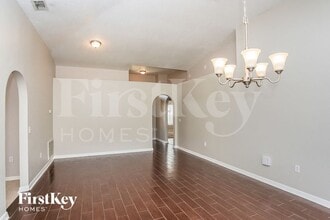 12612 Lake Vista Dr in Gibsonton, FL - Building Photo - Building Photo