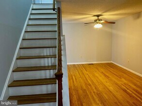 99 Thoreau Dr in Plainsboro, NJ - Building Photo - Building Photo