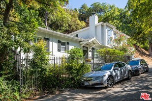 8524 Appian Way in Los Angeles, CA - Building Photo