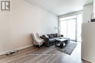 5025 Four Springs Ave in Mississauga, ON - Building Photo - Building Photo