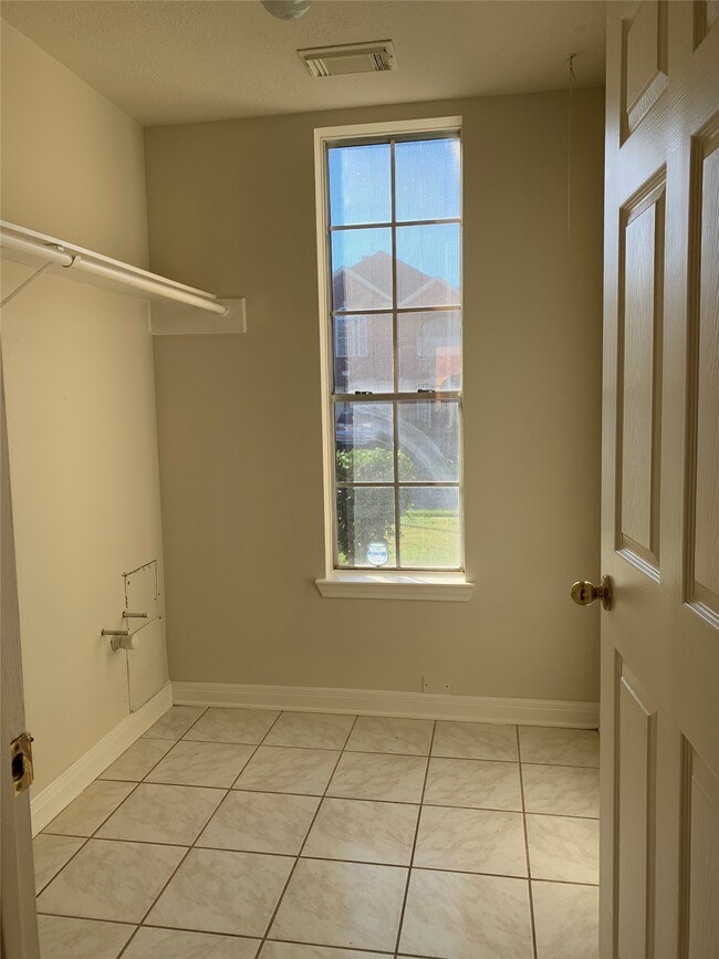 property at 12203 Meadow Ln Ct
