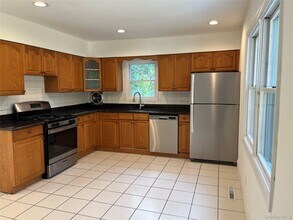 312 Washington Ave in Saint James, NY - Building Photo - Building Photo