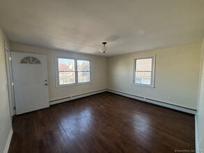 196 Goddard Ave in Bridgeport, CT - Building Photo - Building Photo