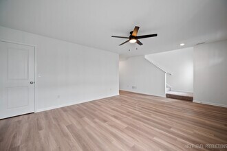 227 Kingsport Dr in South Elgin, IL - Building Photo - Building Photo