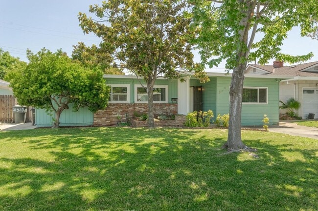 property at 2320 Barcelona Way