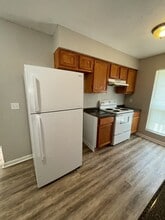 2118 Thousand Oaks Dr in Jackson, MS - Building Photo - Building Photo