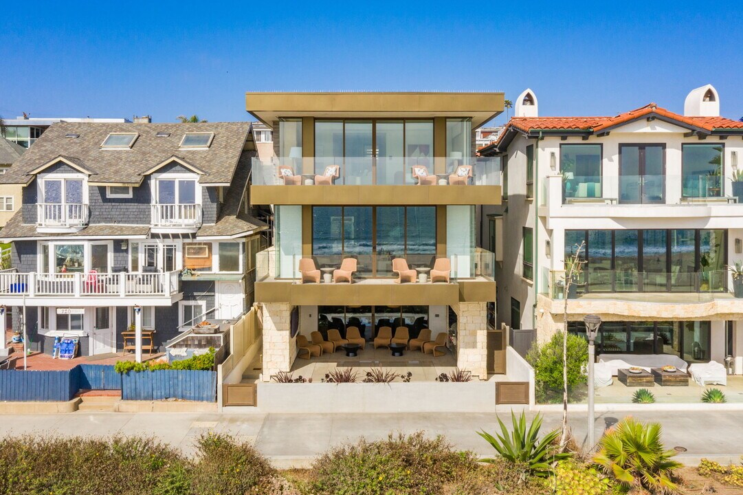 716 The Strand in Manhattan Beach, CA - Foto de edificio