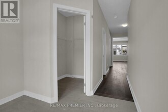 28 Downriver Dr in Welland, ON - Building Photo - Building Photo