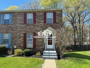 661 Realm Ct W in Odenton, MD - Foto de edificio - Building Photo