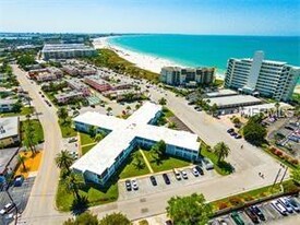 7050 Sunset Way Apt. 1, Unit #1 in St Pete Beach, FL - Building Photo