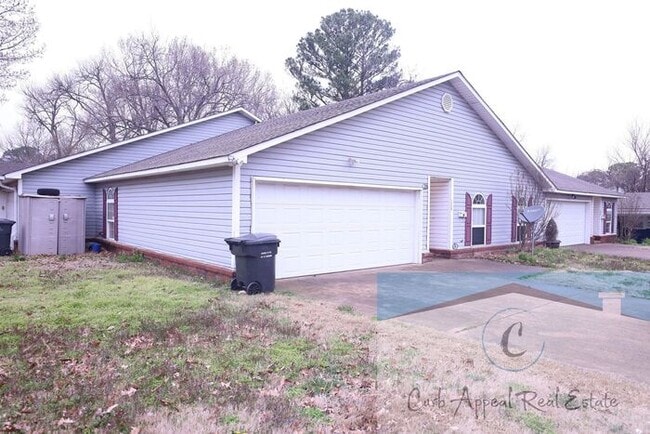 property at 700 W Monroe Ave