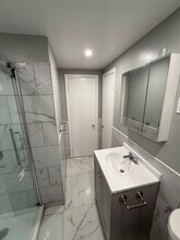 214 Columbia St, Unit 2nd Floor in New Britain, CT - Building Photo - Building Photo