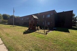 Howard Lake Apartments in Howard Lake, MN - Building Photo