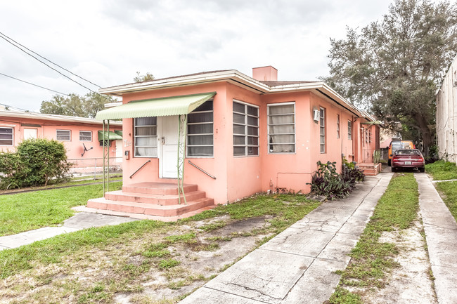 Vista Alegre Apartments II in Miami, FL - Building Photo - Building Photo