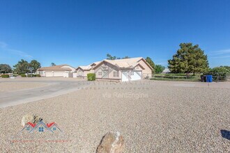 8760 E Winnston Cir in Mesa, AZ - Building Photo - Building Photo