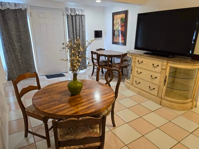 property at 925 E 30th St