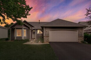 7293 159th St W in Apple Valley, MN - Building Photo