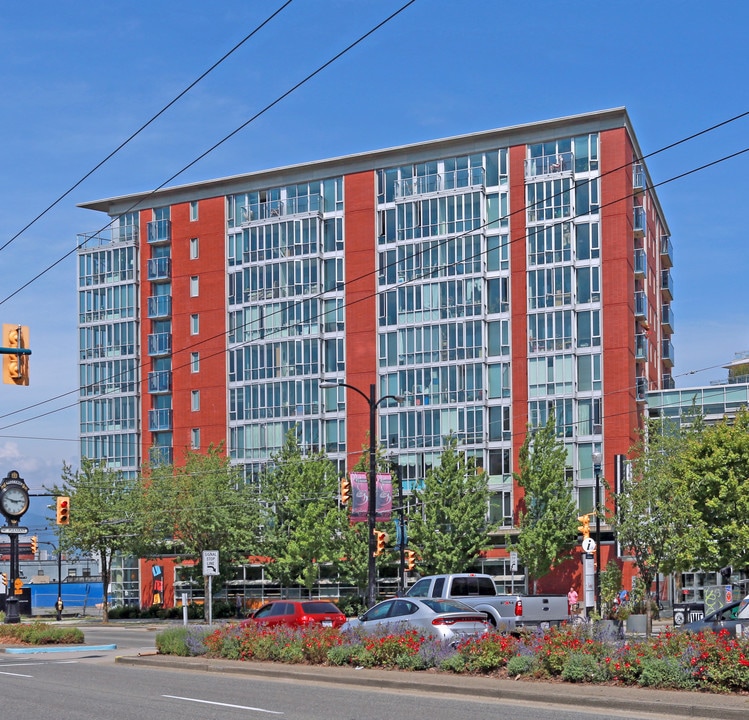 Residences on Seventh in Vancouver, BC - Building Photo