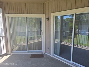 10000 Gate Pkwy in Jacksonville, FL - Building Photo - Building Photo