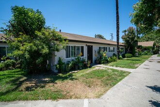 New Hope Property in Santa Ana, CA - Foto de edificio - Building Photo