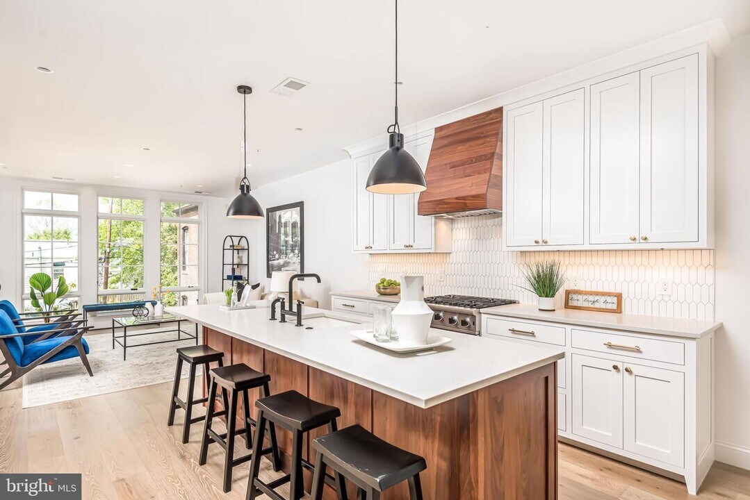 467 M St NW in Washington, DC - Building Photo