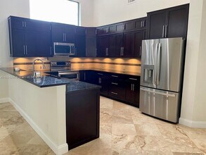 1099 Waterbrook Ln in Weston, FL - Foto de edificio - Building Photo