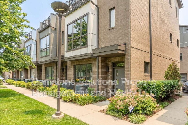 815 Melpark Ct in Berry Hill, TN - Building Photo - Building Photo