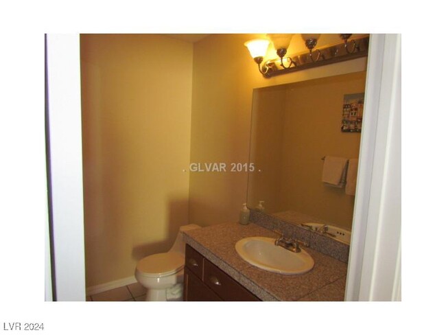 7842 W Gilmore Ave in Las Vegas, NV - Building Photo - Building Photo