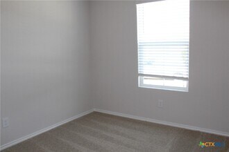 809 Margay Lp in Seguin, TX - Building Photo - Building Photo