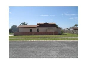 1129 Fuchsia Dr in Holiday, FL - Building Photo - Building Photo