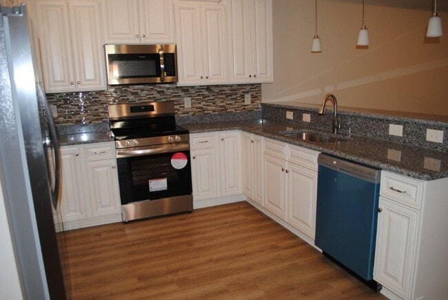 128 Hallandale Ln in Murrells Inlet, SC - Building Photo - Building Photo