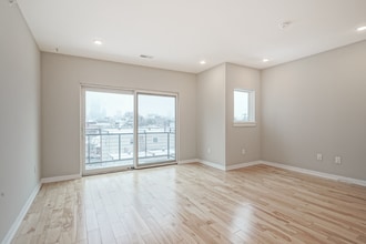 1710 Cambridge St, Unit 8 in Philadelphia, PA - Building Photo - Building Photo