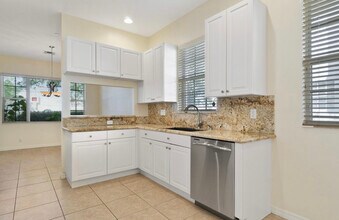 84 Nottingham Pl in Boynton Beach, FL - Building Photo - Building Photo