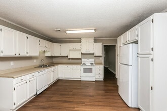 227 Valley Vista Dr in Jackson, MS - Building Photo - Building Photo