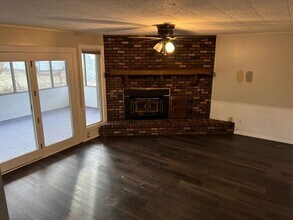 2129 S Delaware Ave in Springfield, MO - Building Photo - Building Photo