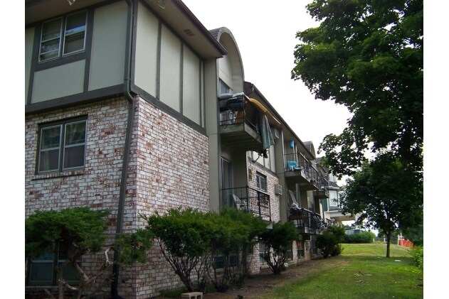 Wilshire Apartments in Ottumwa, IA - Foto de edificio - Building Photo