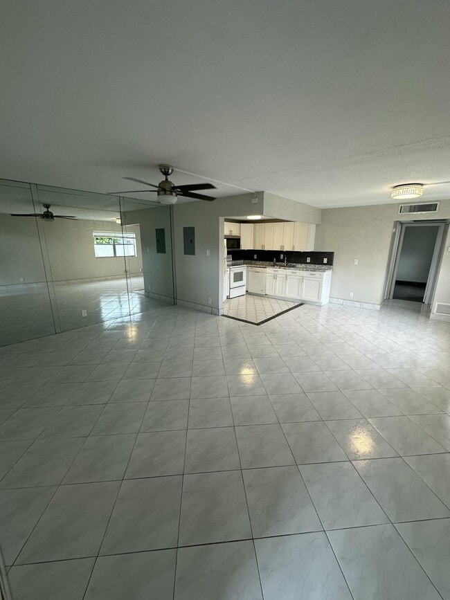 195 Brittany F in Delray Beach, FL - Building Photo - Building Photo
