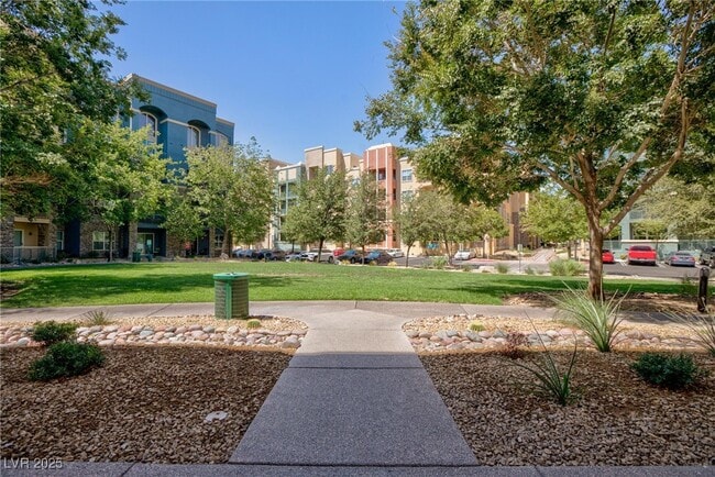 62 E Serene Ave in Las Vegas, NV - Building Photo - Building Photo
