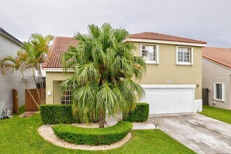 7251 SW 158th Pl in Miami, FL - Building Photo - Building Photo