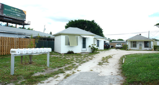 2843 Forest Hill Blvd in West Palm Beach, FL - Building Photo - Building Photo