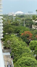 150 SE 25th Rd, Unit 10E in Miami, FL - Building Photo - Building Photo