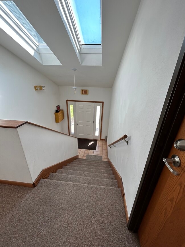 715 S Canterbury Dr, Unit 3 in Freeport, IL - Building Photo - Building Photo